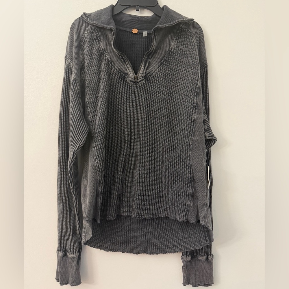 NWT Free People’s We The Free Travis Polo Waffle Knit V-Neck Raw Hem Top Size M